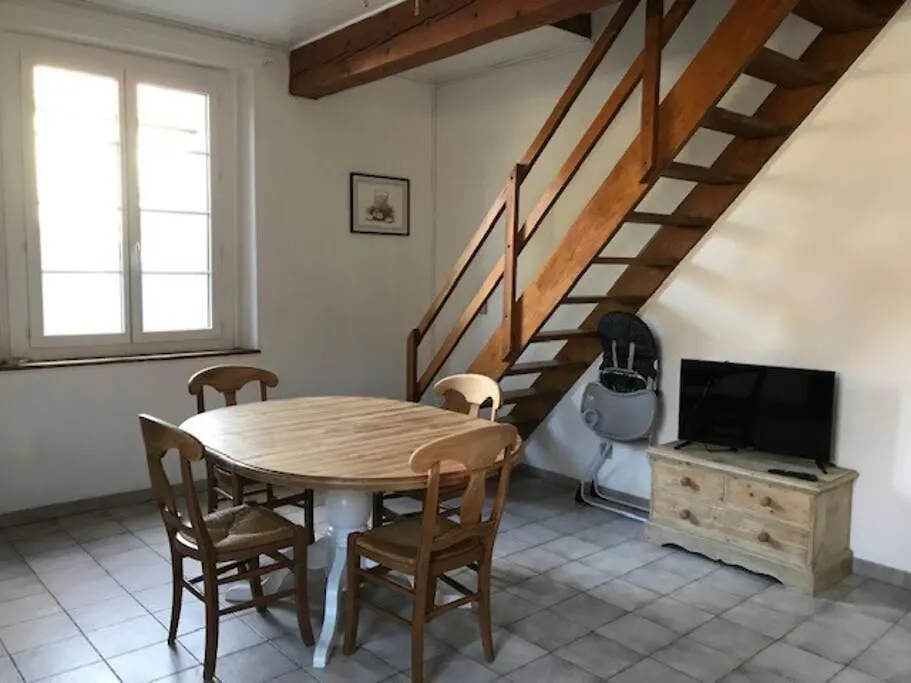 Agreable Maison De Village Léran